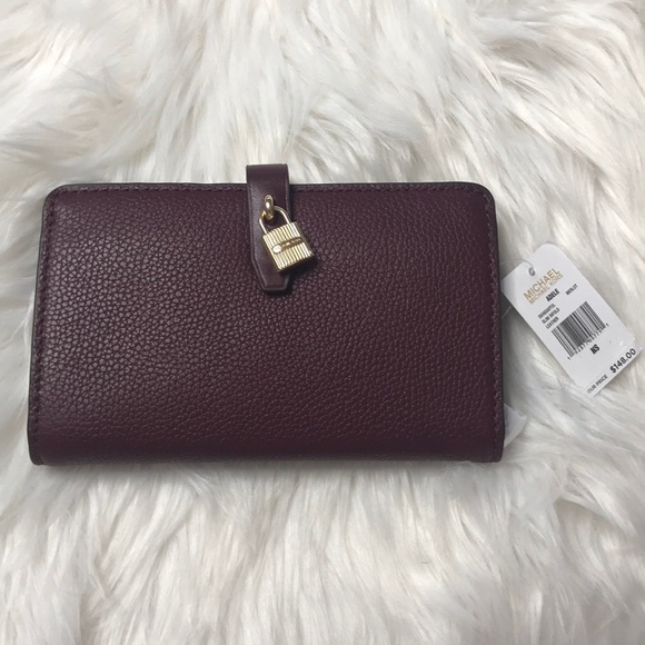 Michael Kors Handbags - NEW Michael Kors Slim Bifold Adele Wallet - NEW